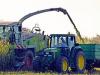 Claas Jaguar Mais silage M hdrescher und John Deere Traktor