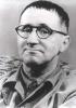 Brecht Bertolt A szolglati kocsi Der Dienstzug Magyar nyelven